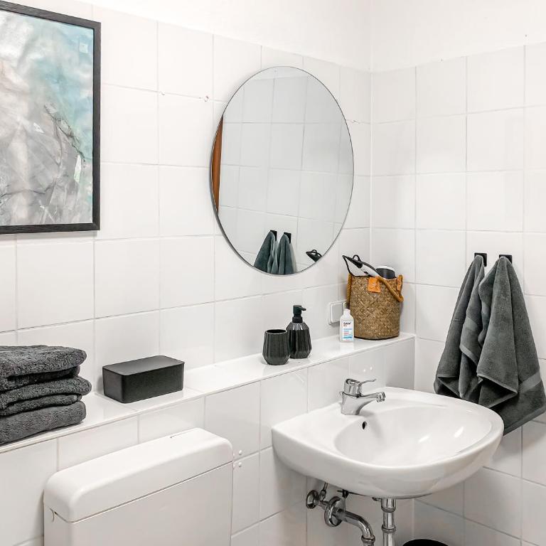 Studio near Altstadt /w Workspace, Feng-Shui & Art - Apartment mit 1 Schlafzimmer - 12