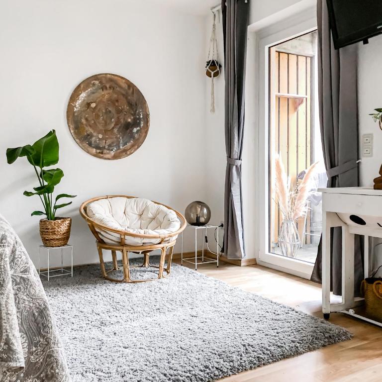 Studio near Altstadt /w Workspace, Feng-Shui & Art - Apartment mit 1 Schlafzimmer - 5