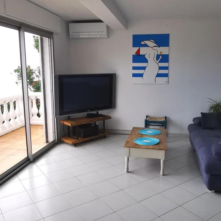 Vue magnifique, piscine privée chauffée et sauna à 10min de Monaco - Appartement 2 Chambres - 35
