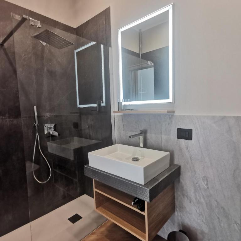Maqueda Mood - Deluxe Double Room with Bath - 13