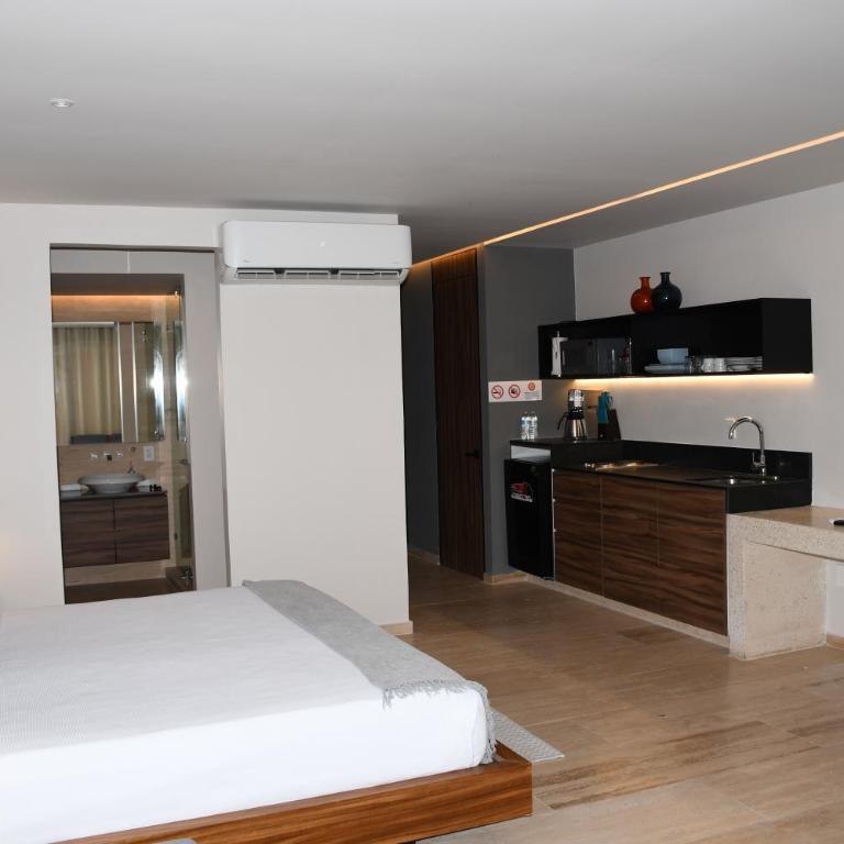 Kaab South Beach by The Spot Rentals - Luxury Suite with Private Balcony & Laundry Center - 7