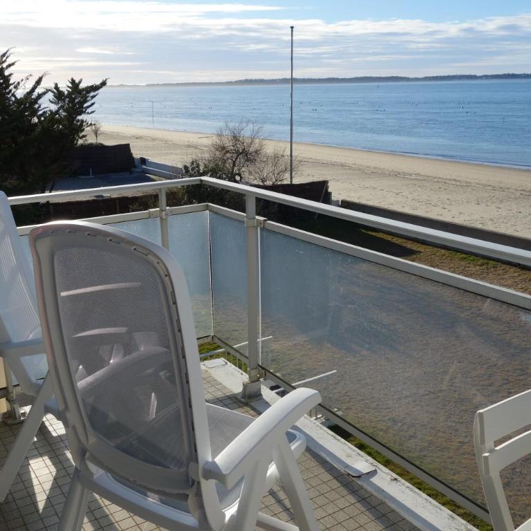 Appartement ARCACHON Perreire Premiere ligne les pieds dans l eau vue magnifique sur le bassin - One-Bedroom Apartment - 5