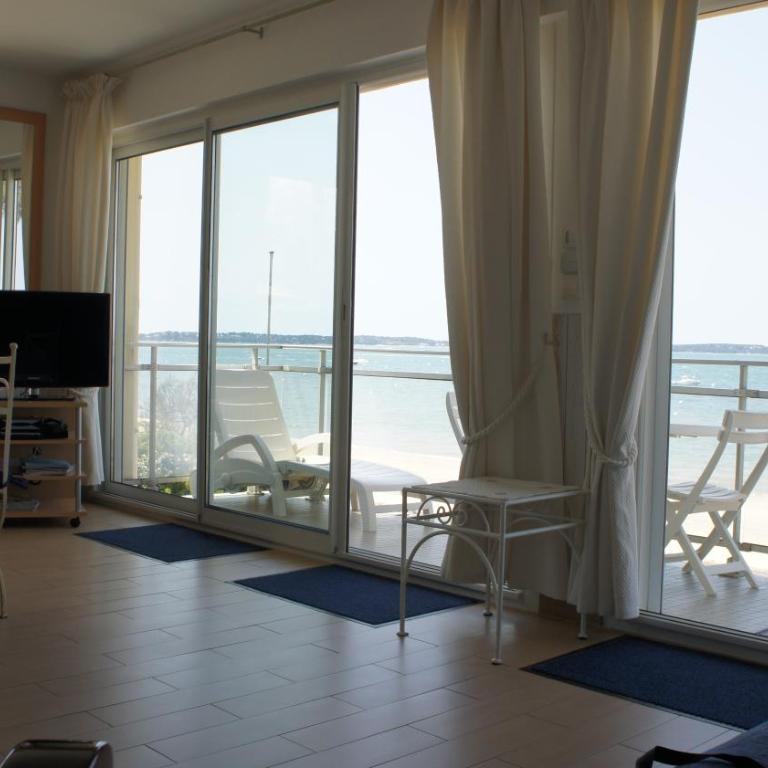 Appartement ARCACHON Perreire Premiere ligne les pieds dans l eau vue magnifique sur le bassin - One-Bedroom Apartment - 14