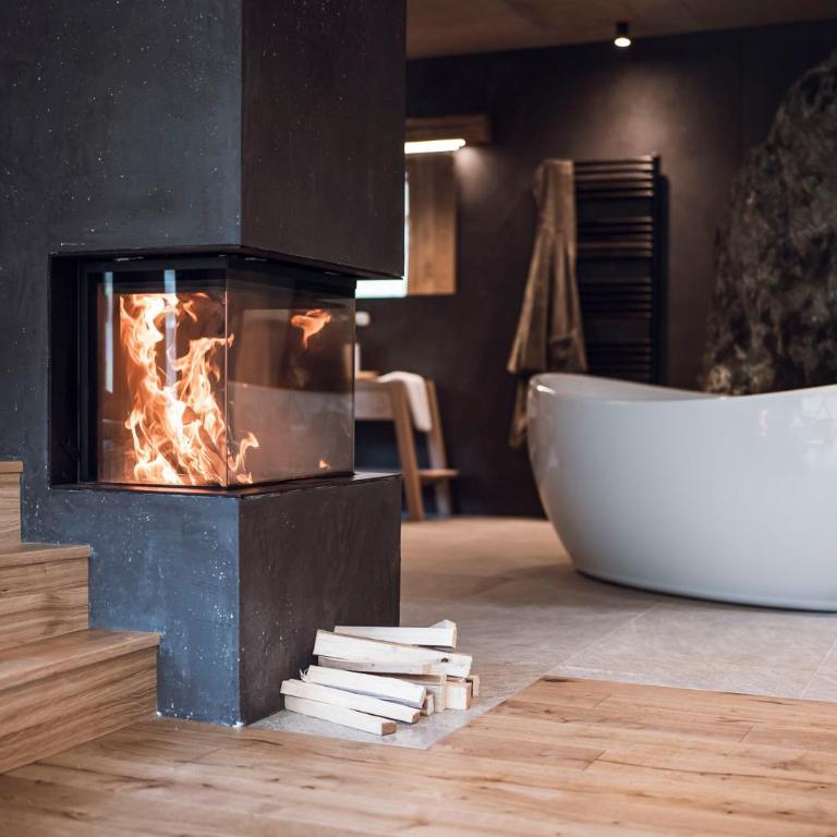 Amus Chalets Dolomites - Luxury Chalets South Tyrol - Two-floor Chalet with two bathrooms - 2