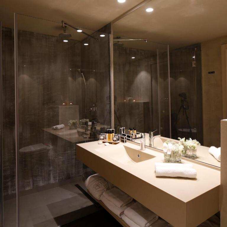 Palmon Bay Hotel & Spa - Deluxe Double Room with balcony and Garden View - 4