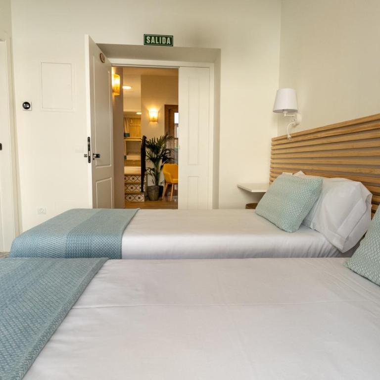 Veranera Hostel - Habitación Doble con balcón - 1 o 2 camas - 3
