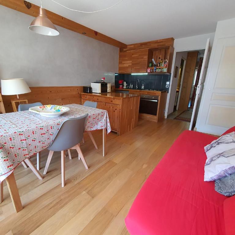 Jardin Alpin Edelweiss by Mountain Collection Immobilier - Appartement avec Vue sur la Montagne - 11