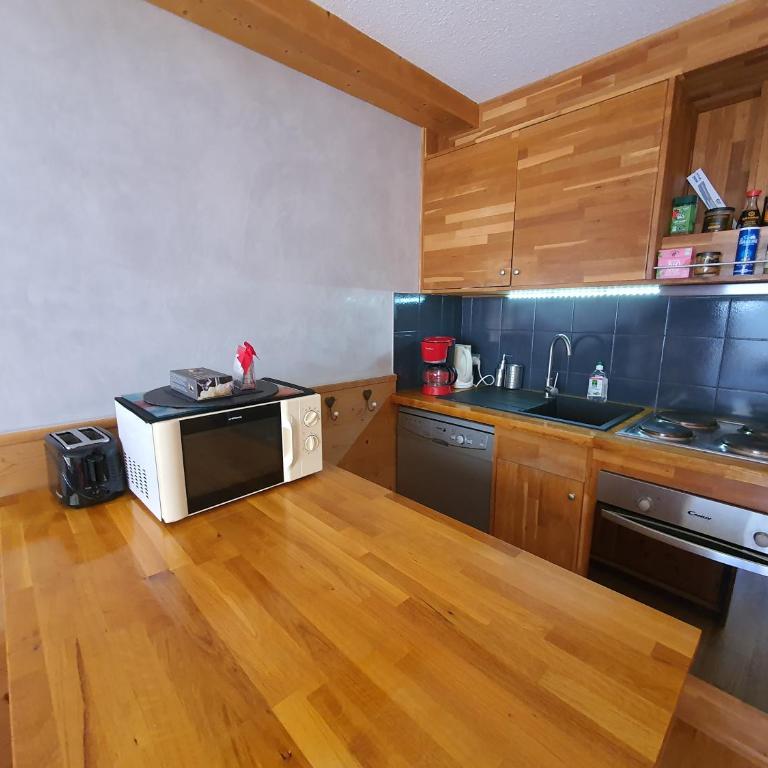 Jardin Alpin Edelweiss by Mountain Collection Immobilier - Appartement avec Vue sur la Montagne - 9