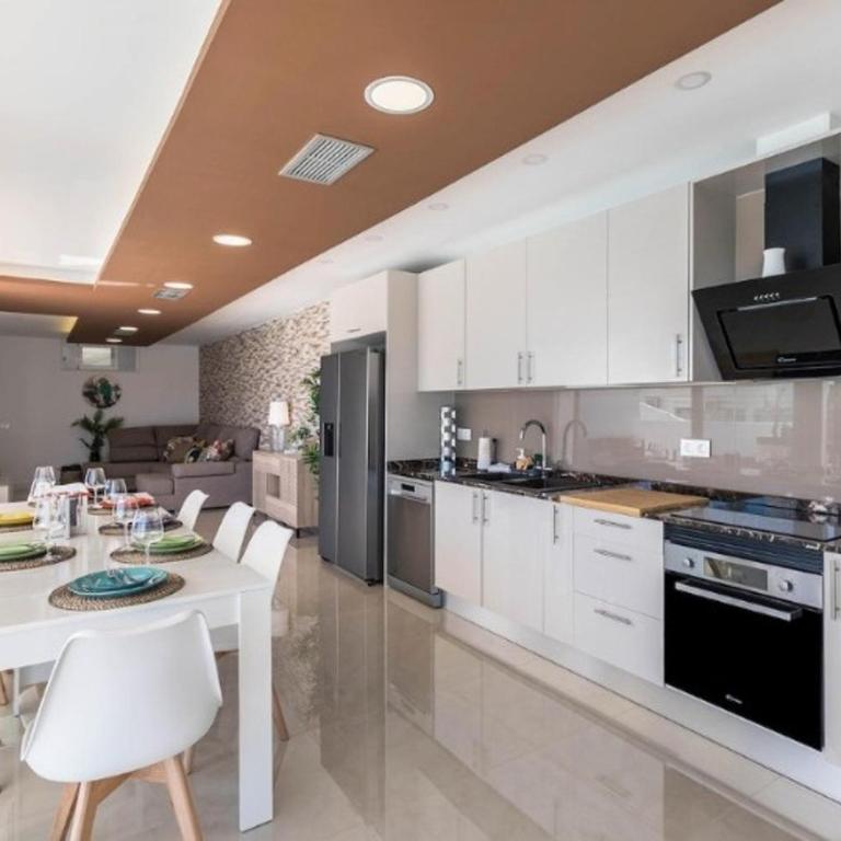Villa moderna en Costa Adeje con Piscina privada y Cerca del Siam Park - Villa de 3 dormitorios - 10