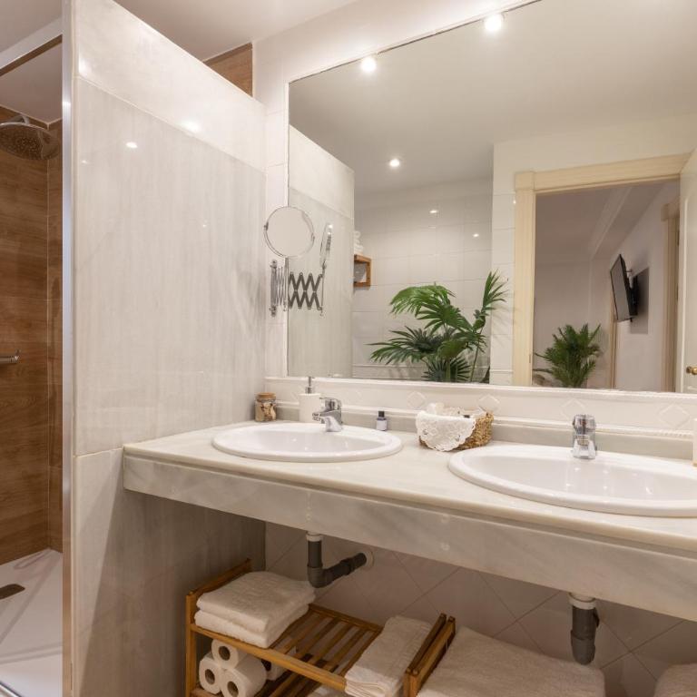 El Almirez - Two-Bedroom Apartment - 19