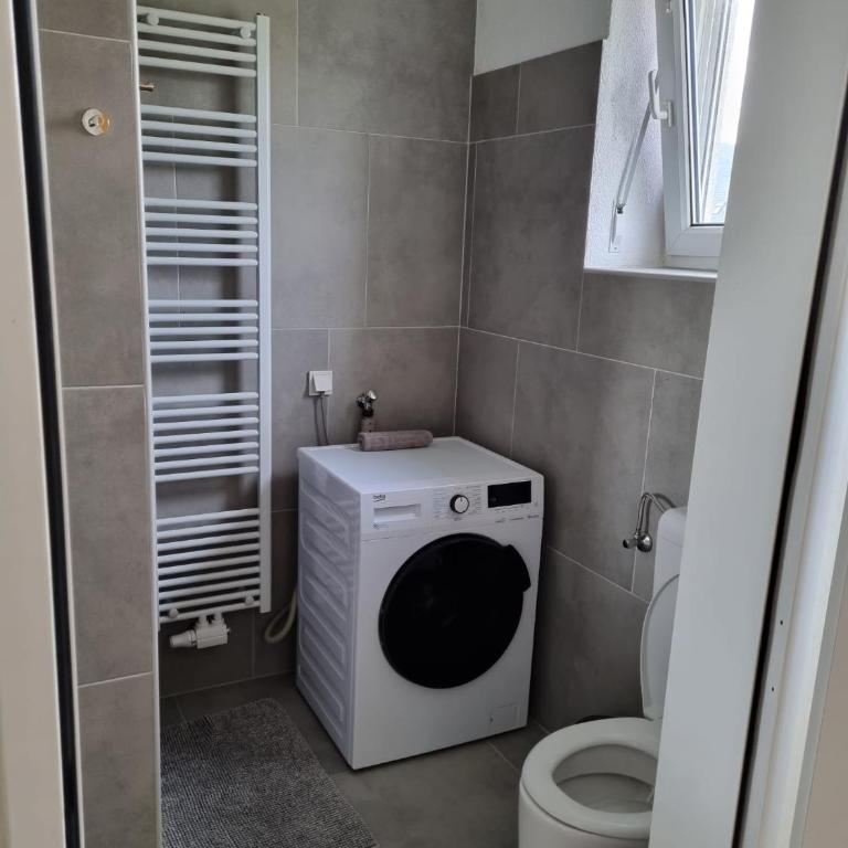 Flataid Apartmenthaus Brauhausstrasse - Doppel- oder Zweibettzimmer - 1