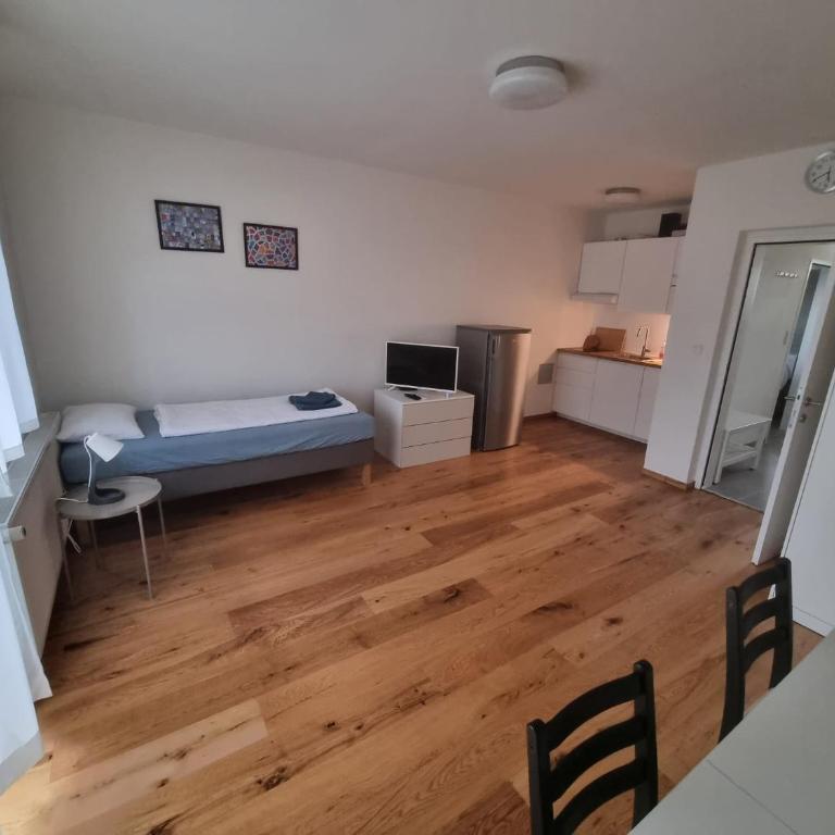Flataid Apartmenthaus Brauhausstrasse - Doppel- oder Zweibettzimmer - 3