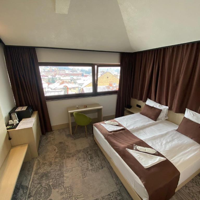Hotel Boss - Deluks Dvokrevetna Soba sa Bračnim Krevetom/Zasebnim Krevetima - 13