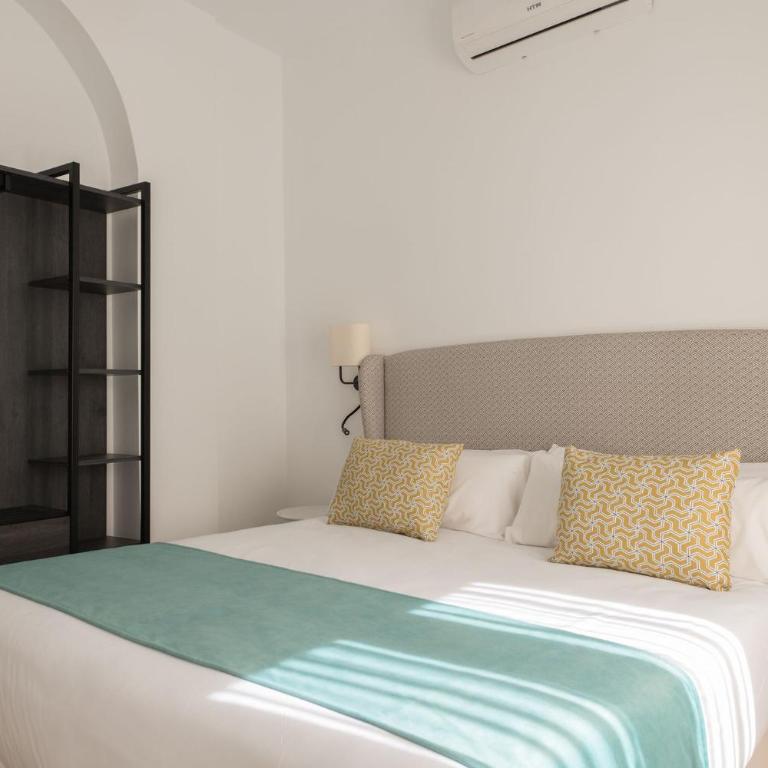 Coliseum Boutique Apartments - Apartment with Balcony - 6