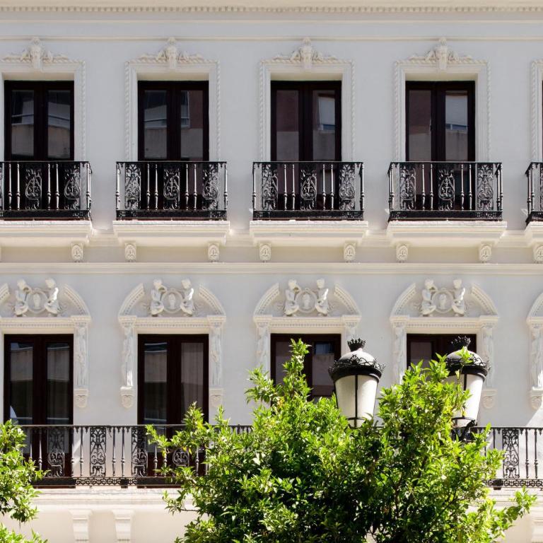 Coliseum Boutique Apartments - Apartment with Balcony - 25
