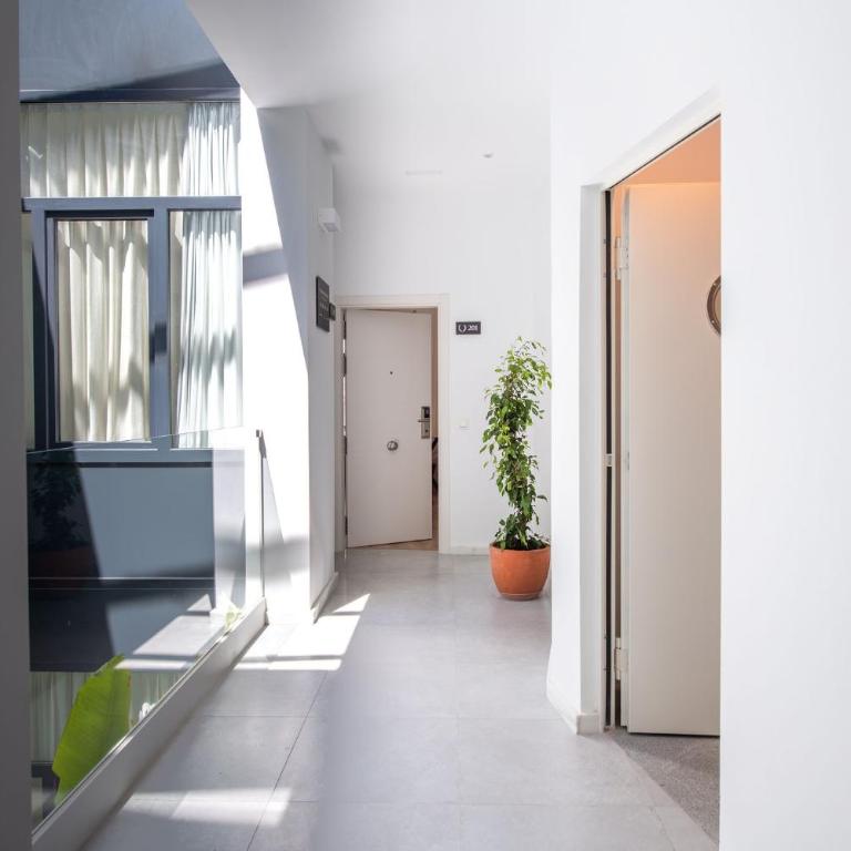 Coliseum Boutique Apartments - Apartment with Balcony - 26