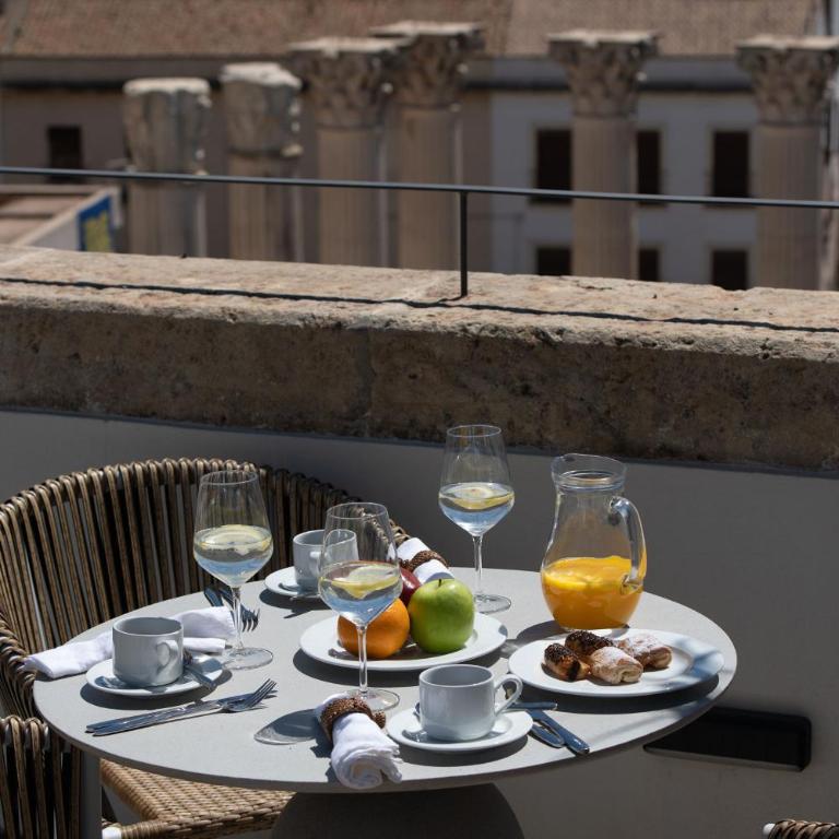 Coliseum Boutique Apartments - Apartment with Balcony - 29