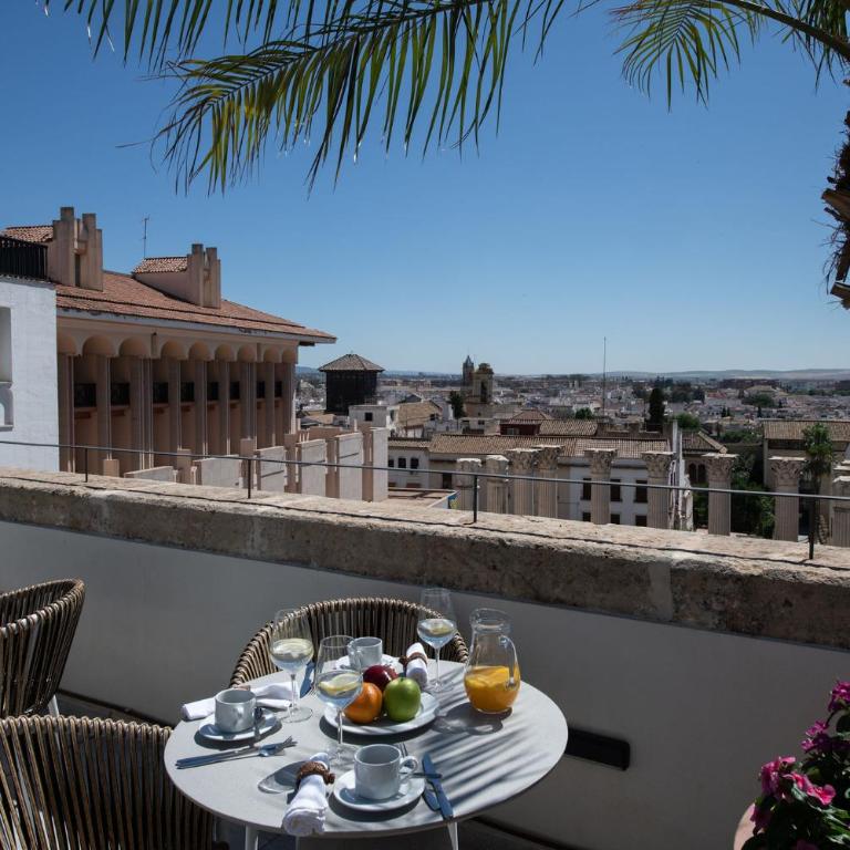 Coliseum Boutique Apartments - Apartment with Balcony - 3