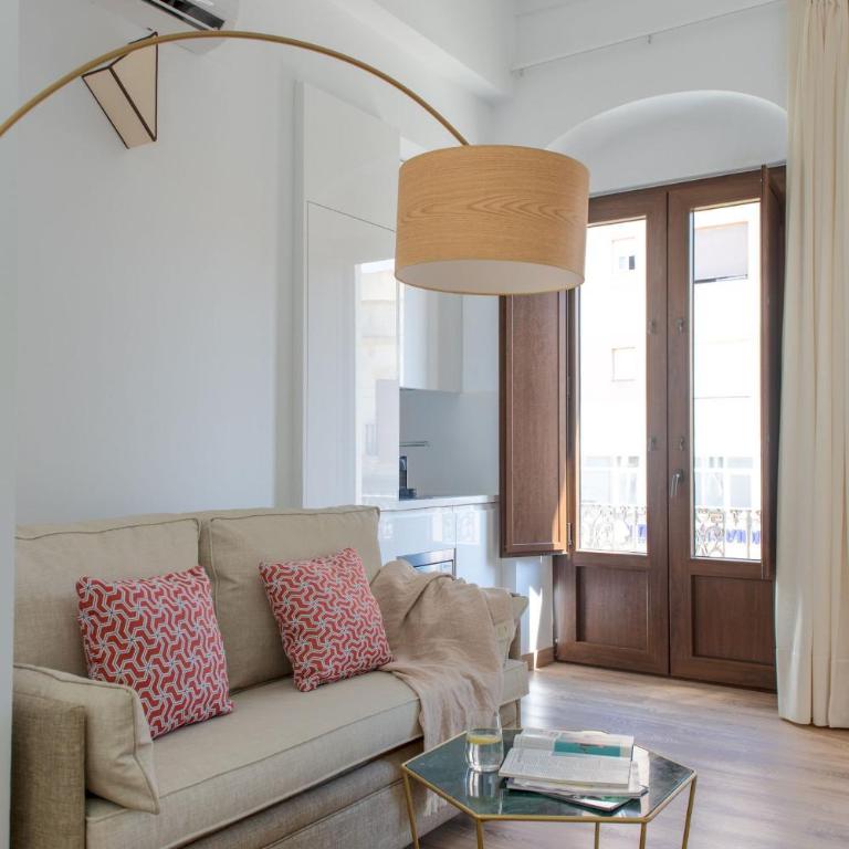 Coliseum Boutique Apartments - Apartment with Balcony - 14