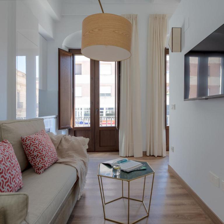 Coliseum Boutique Apartments - Apartment with Balcony - 17