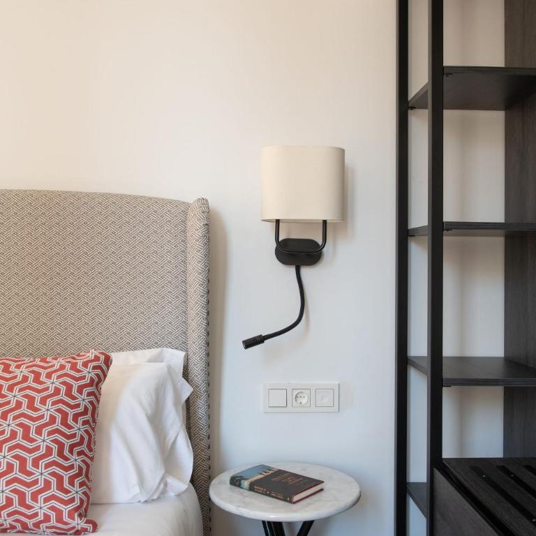 Coliseum Boutique Apartments - Apartment with Balcony - 20