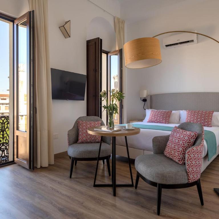 Coliseum Boutique Apartments - Deluxe Apartment - 1
