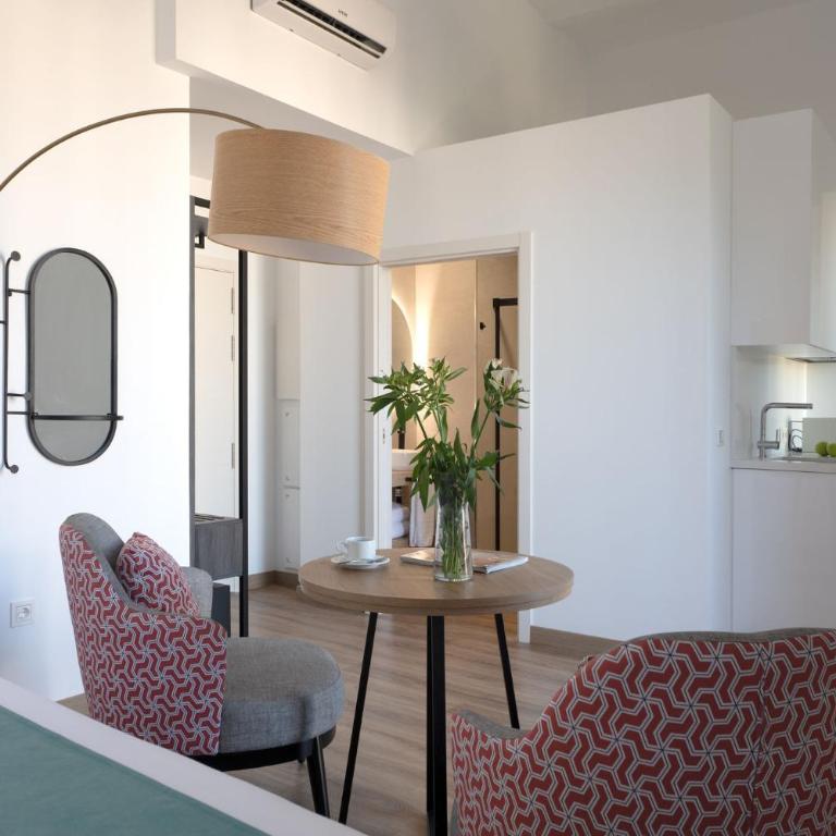 Coliseum Boutique Apartments - Deluxe Apartment - 10