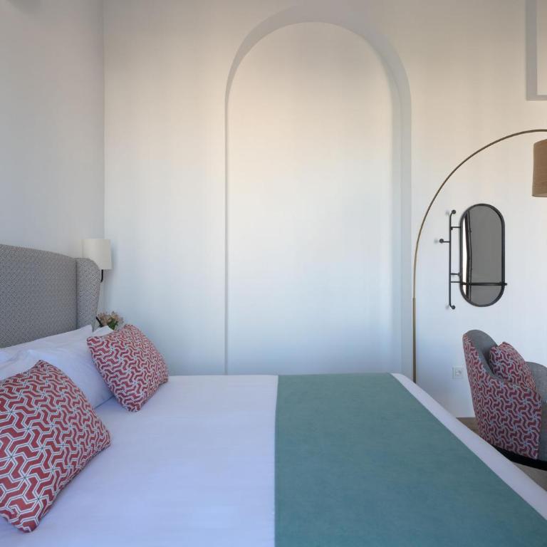 Coliseum Boutique Apartments - Deluxe Apartment - 12