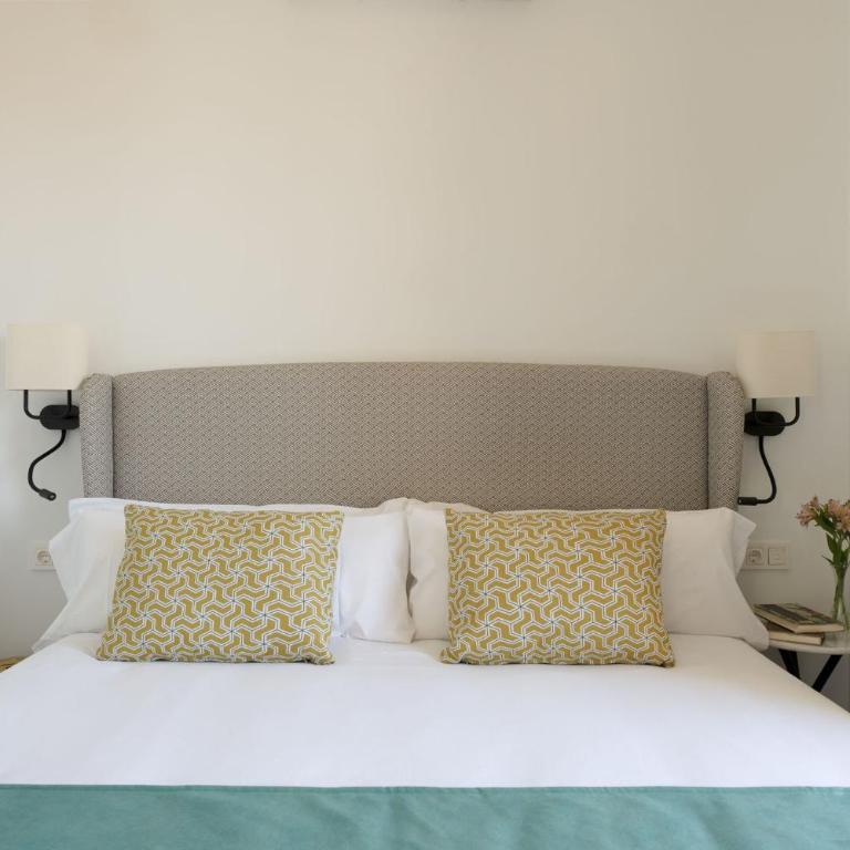 Coliseum Boutique Apartments - Deluxe Apartment - 11