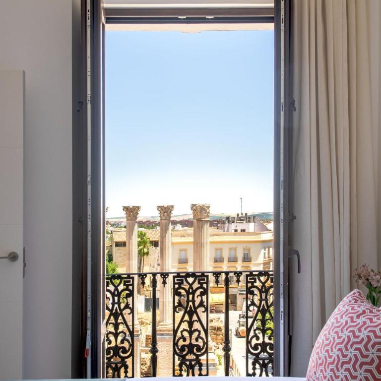 Coliseum Boutique Apartments - Deluxe Apartment - 16