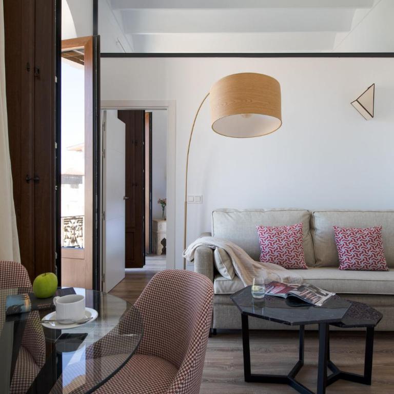 Coliseum Boutique Apartments - Deluxe Apartment - 18