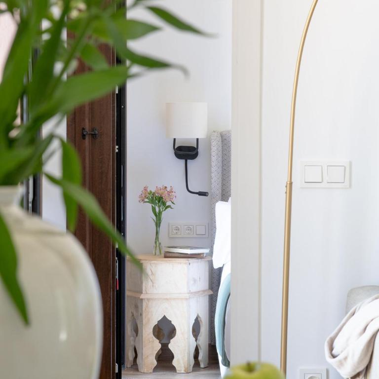 Coliseum Boutique Apartments - Deluxe Apartment - 21