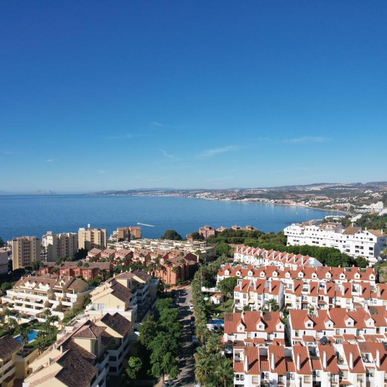Escape to Estepona - Two-Bedroom Apartment - 26