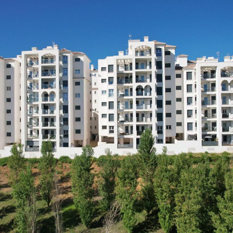Escape to Estepona - Two-Bedroom Apartment - 23