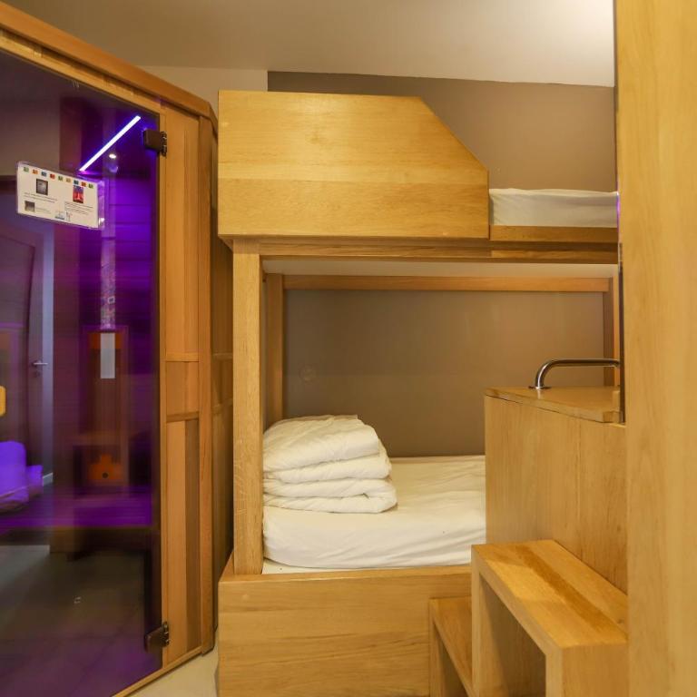 L'Eau Vive Jacuzzi et Sauna en vieille ville 5 - Deluxe Apartment - 27
