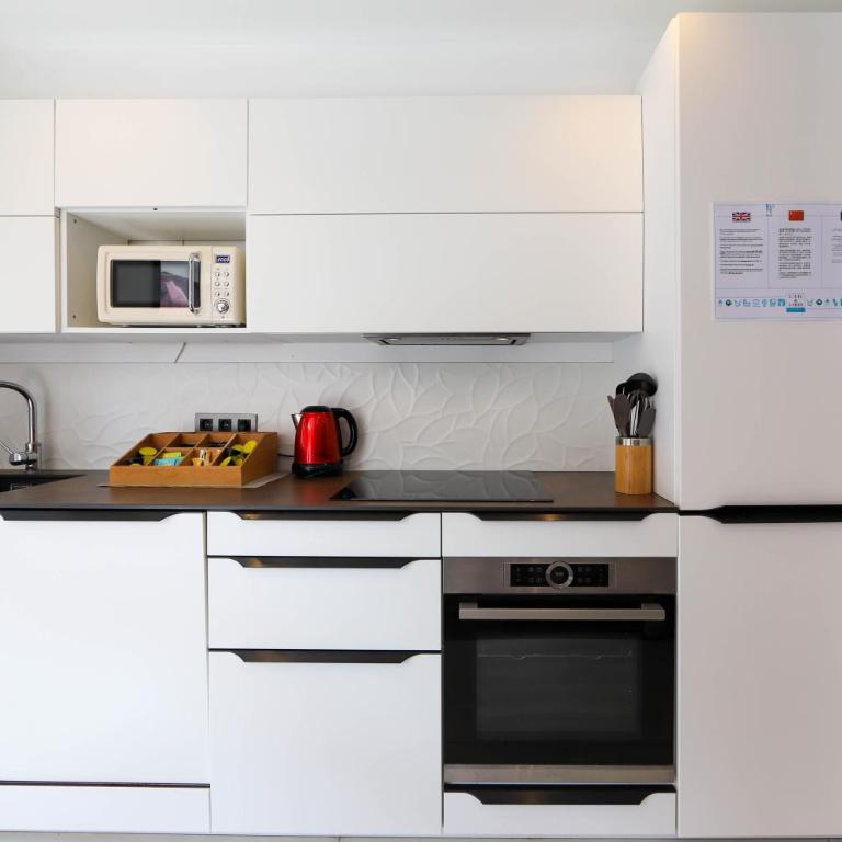 L'Eau Vive Jacuzzi et Sauna en vieille ville 5 - Deluxe Apartment - 16
