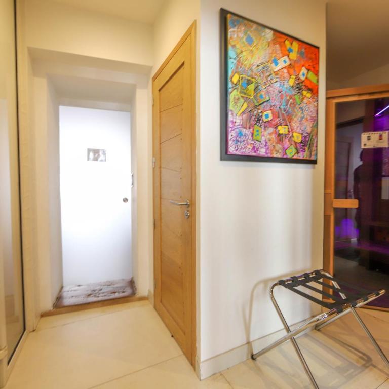 L'Eau Vive Jacuzzi et Sauna en vieille ville 5 - Deluxe Apartment - 34