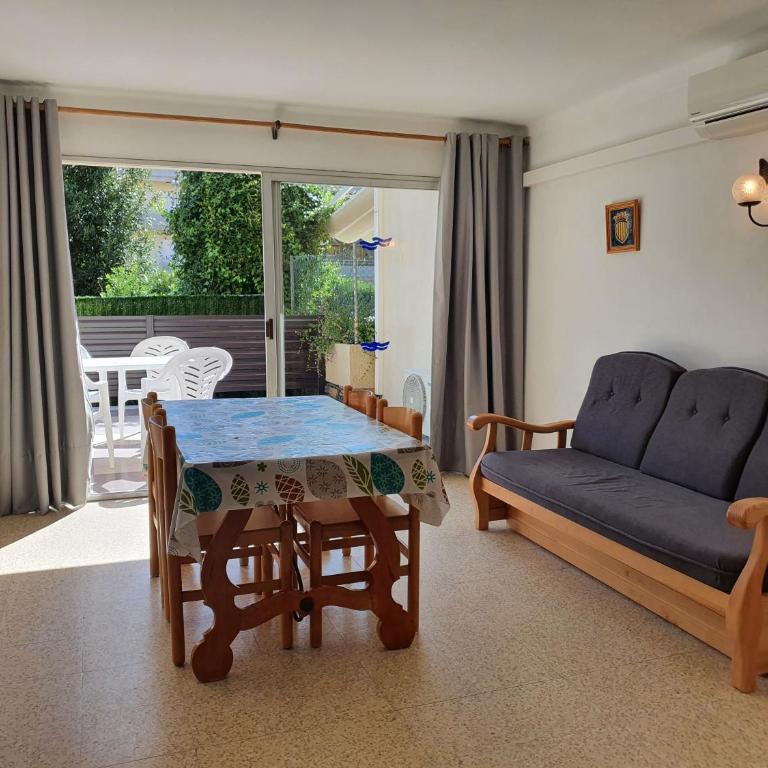 Payet Apartments - Two-Bedroom Apartment (4-6 Adults) - 1