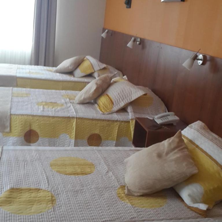 Hotel Mitru - Tarija - Habitación Triple con baño privado - 1