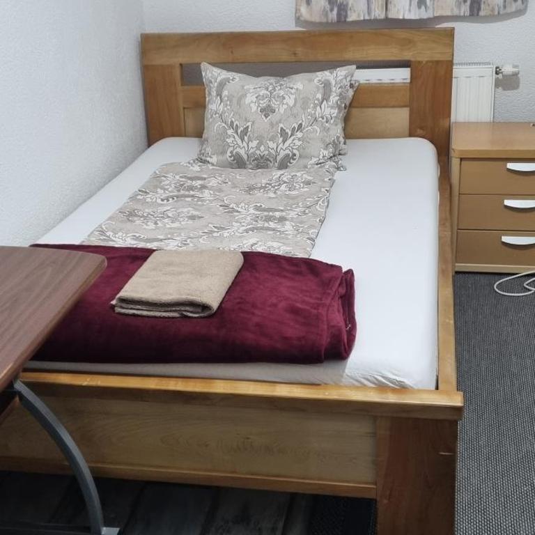 Aman Guesthouse - Single Room with Shared Shower and Toilet - 2