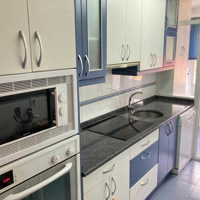 Apartamento grande, 2 dormitorios, garaje gratis - Two-Bedroom Apartment - 11