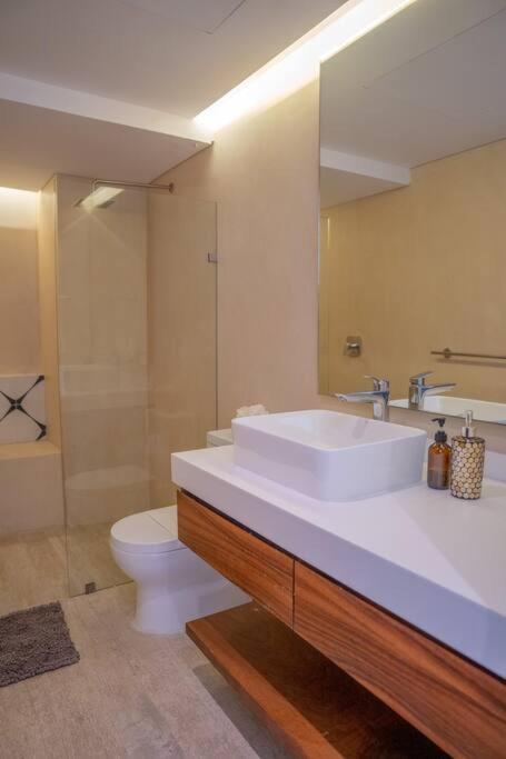 Amplio departamento con alberca swim-up - Apartamento de 1 dormitorio - 17