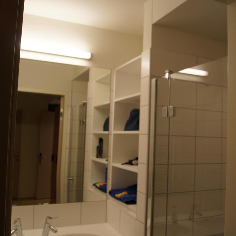 Hostel-Jugendherberge St. Johann im Pongau - Zweibettzimmer mit Gemeinschaftsbad - 3