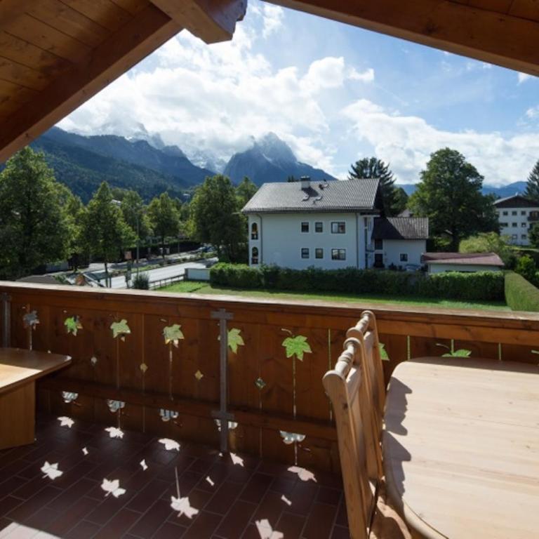 Golden GaPa Penthouse 1 - Deluxe Two-Bedroom Apartment with Mountain View - 24