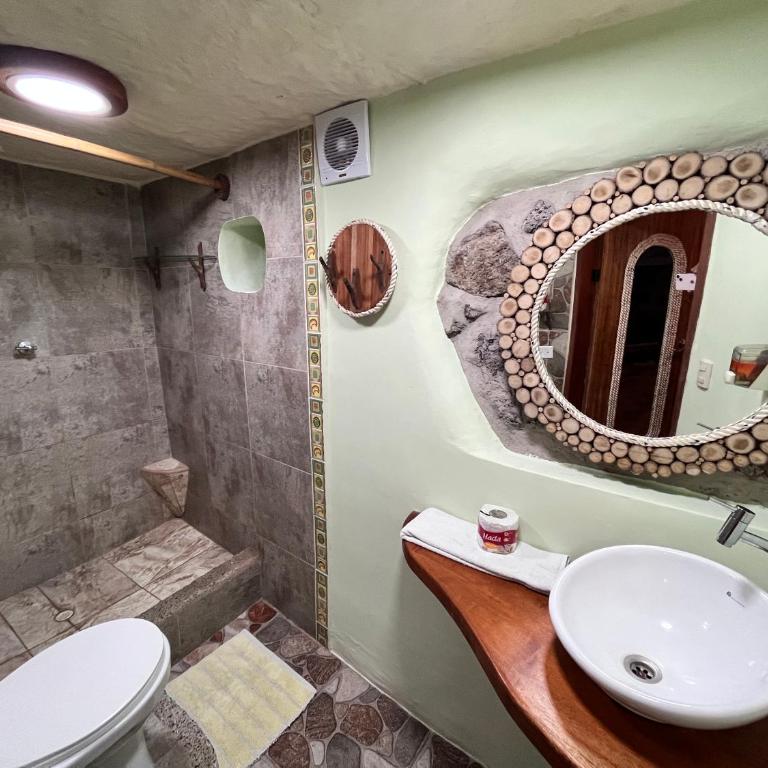 Lonesome George Ecolodge - Standard Triple Room - 2