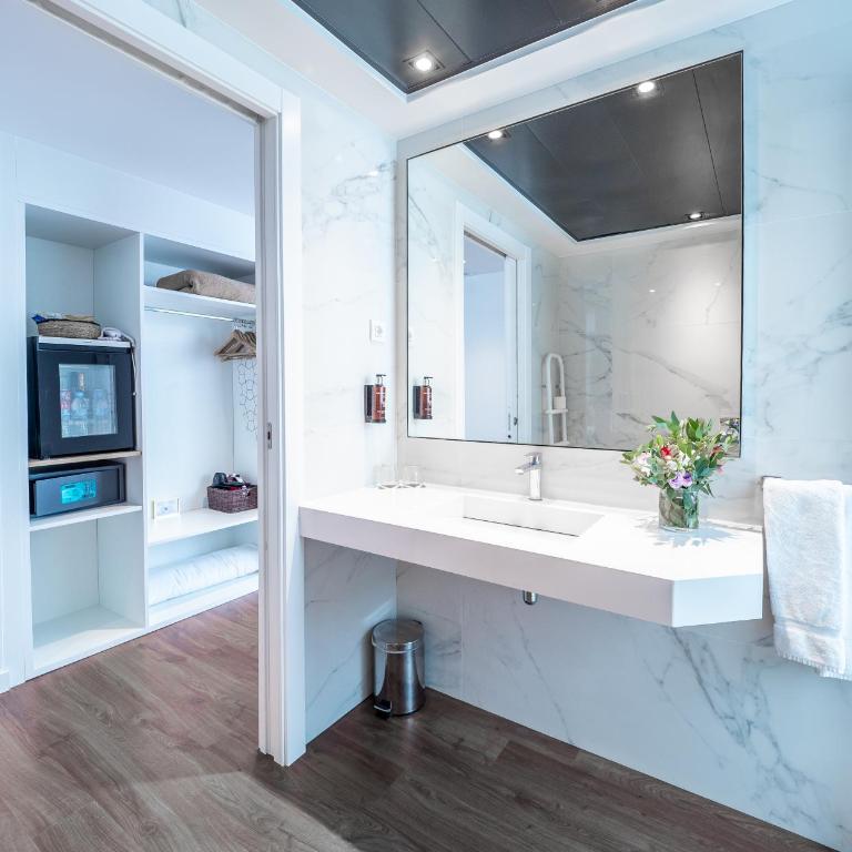 Vilana Hotel Boutique - Superior Double Room - 8