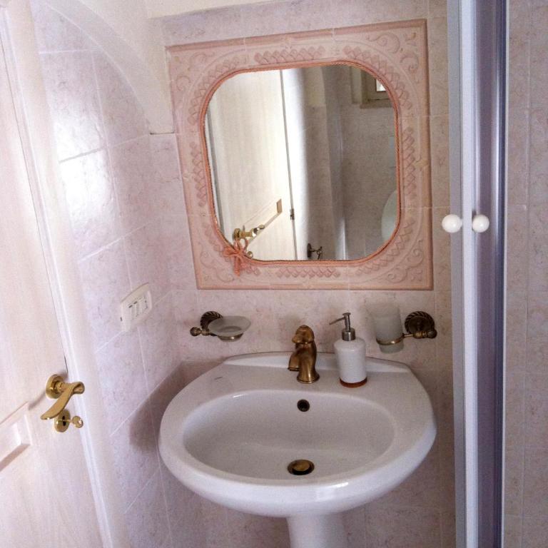 Archetto Bianco - Camera Matrimoniale con Bagno Privato - 13