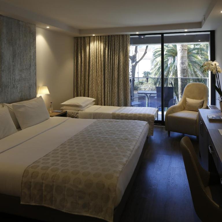 Palmon Bay Hotel & Spa - Deluxe Double Room with balcony and Garden View - 3