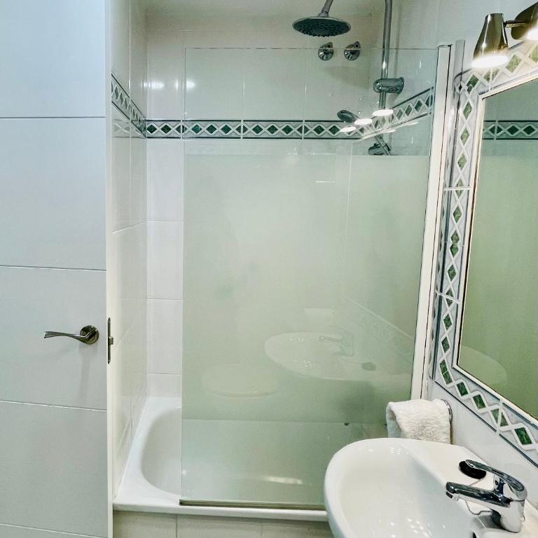 Home Triana - One-Bedroom Apartment - 7