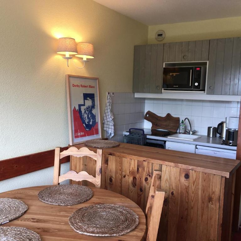 Agréable appartement au calme avec balcon et Wifi gratuit - FR-1-346-520 - Appartement - 9